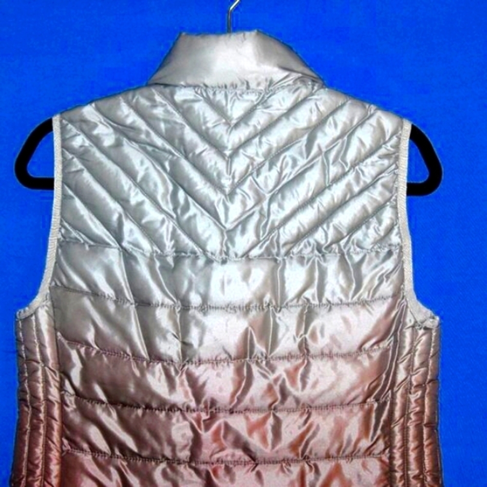 GAP Metallic Puffer Vest - Silver Ombre - Stand Collar - Lightweight Layer-Small - Picture 5 of 8